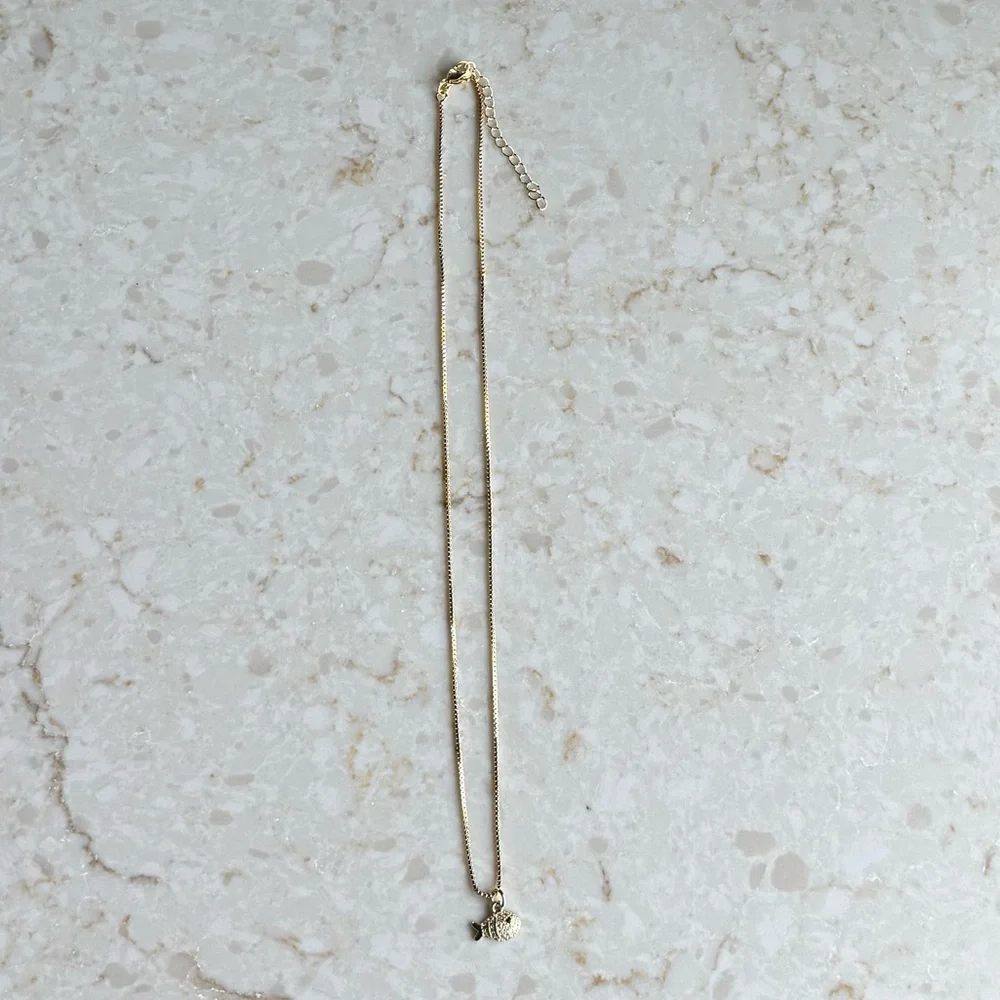 NWOT Nordstrom Sparkling Fish Necklace - Picture 5 of 8